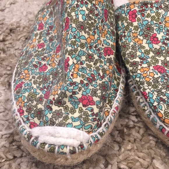 Floral Espadrilles - Picture 2 of 4